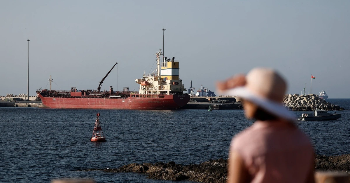 Giá dầu giảm sâu, chứng khoán châu Á hồi phục kéo giá vàng ổn định