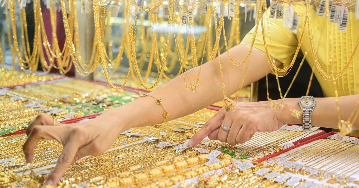 Giá vàng giảm sâu hơn 11 triệu đồng mỗi lượng trong tuần qua