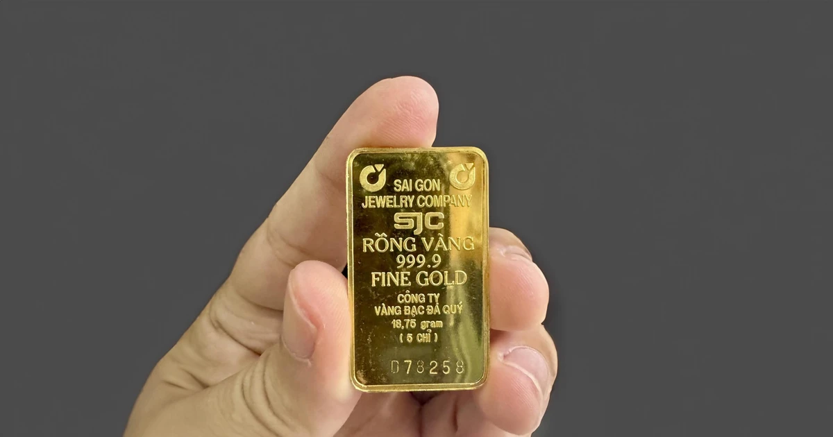 Giá vàng SJC giảm sâu về 166 triệu đồng/lượng gây chú ý thị trường
