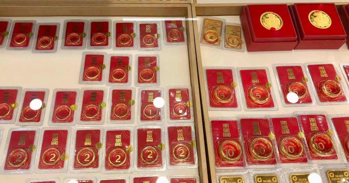 Giá vàng tiếp tục giảm mạnh, thị trường biến động gây chú ý