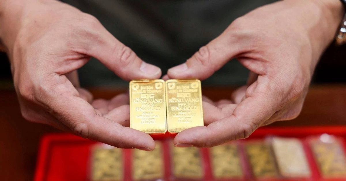 Giá vàng SJC giảm sâu khiến nhà đầu tư lỗ nặng hàng chục triệu đồng