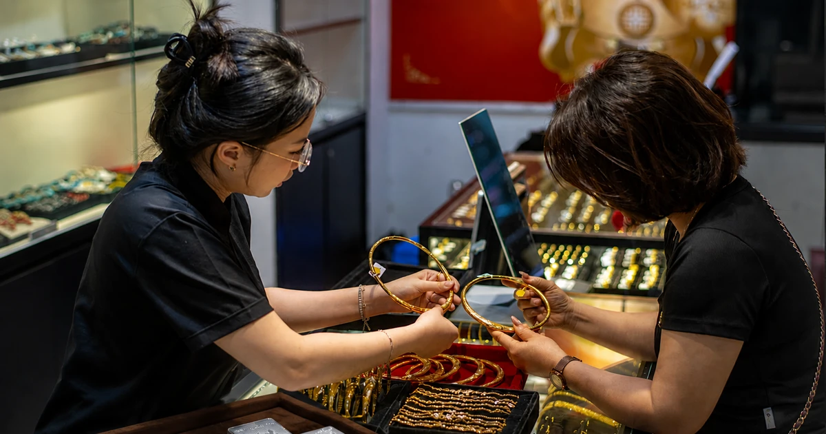 Giá vàng đi ngang, bạc tăng mạnh, xu hướng thị trường mới