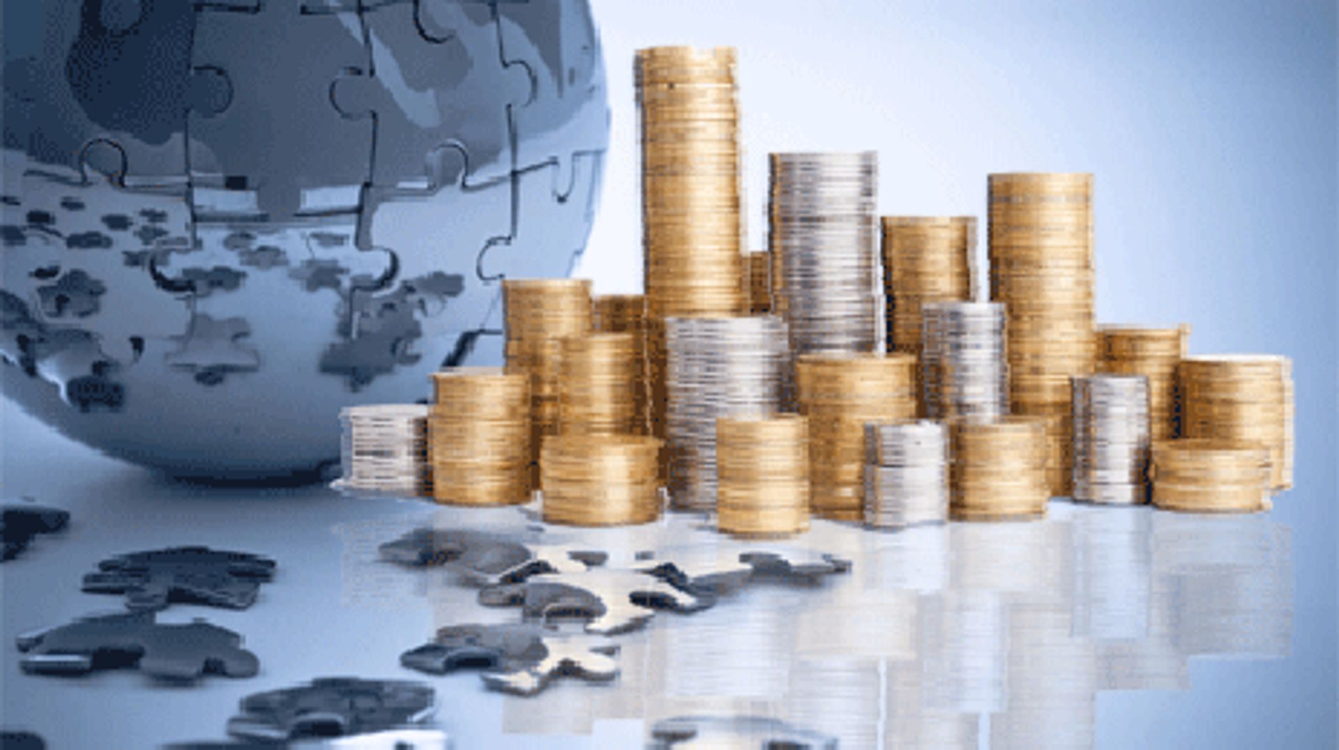 Giá vàng thế giới giảm 0,8% khi lợi suất tăng, bạc lao dốc 4,6%