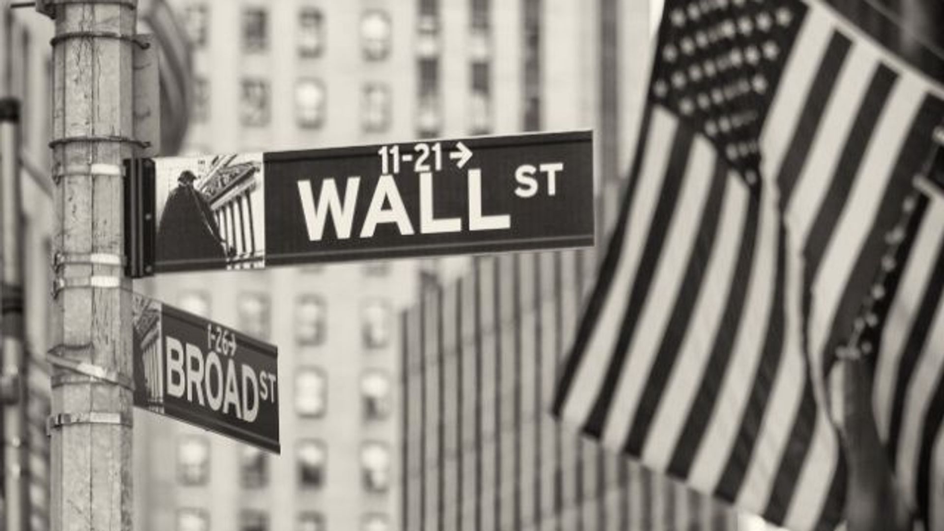 Giá vàng duy trì đà tăng gần đỉnh phiên khi khảo sát Empire State giảm xuống 5,7 tháng 6