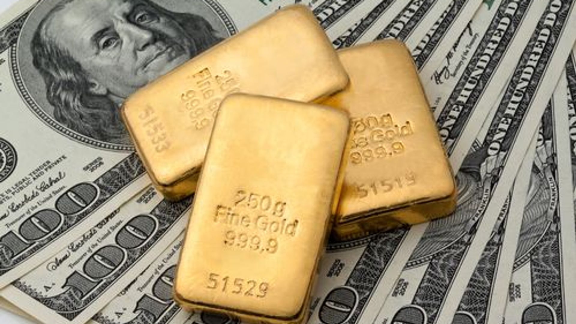 SocGen khuyên mua vàng khi giá giảm giữa áp lực từ Fed