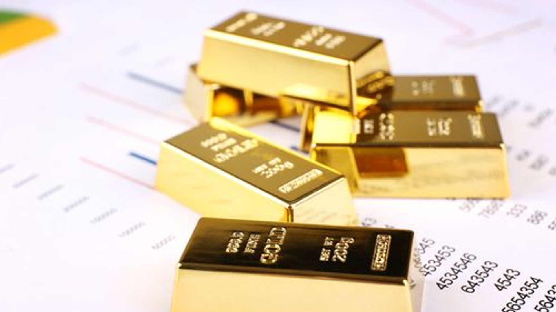 Commerzbank hạ dự báo giá vàng và bạc khi xung đột Trung Đông ảnh hưởng thị trường